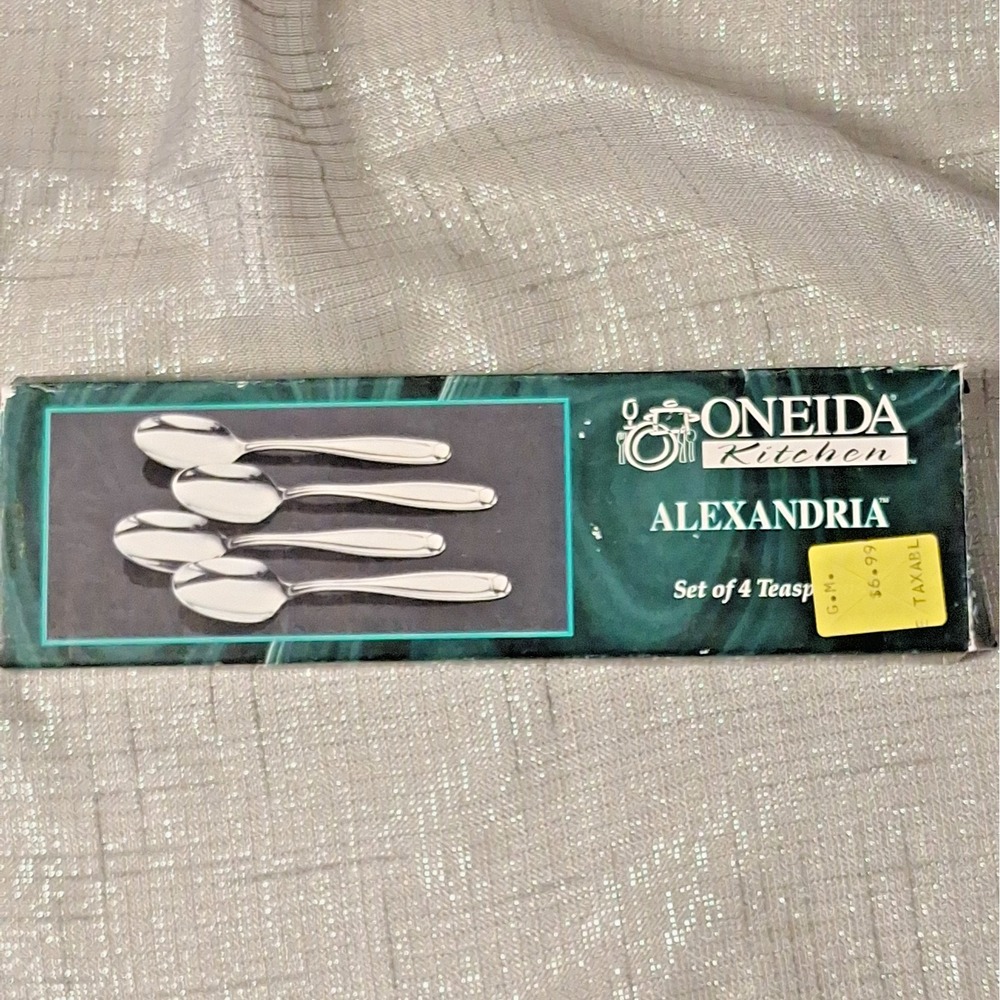 NEW Oneida ALEXANDRIA Stainless 4 Teaspoons Glossy 18/0 Flatware Spoons Box